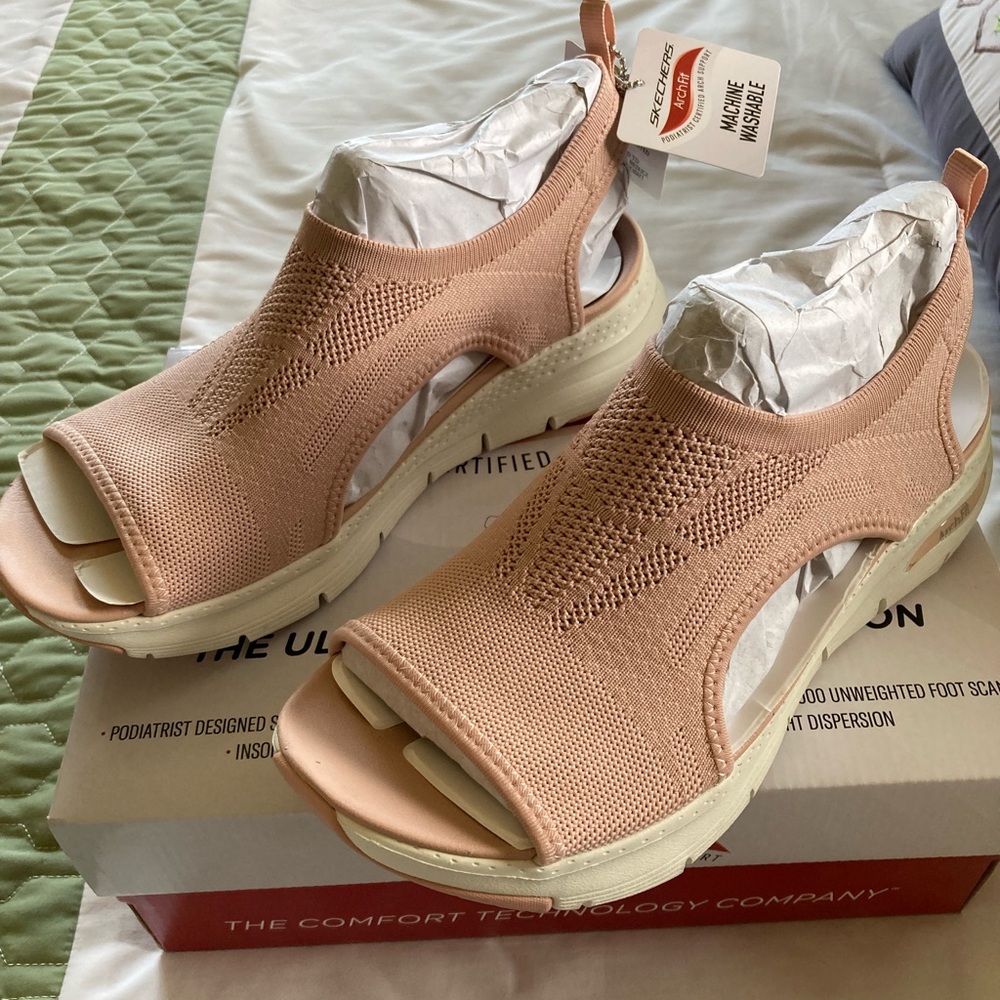 Comfortable Women's Sandals in Pink by Skechers